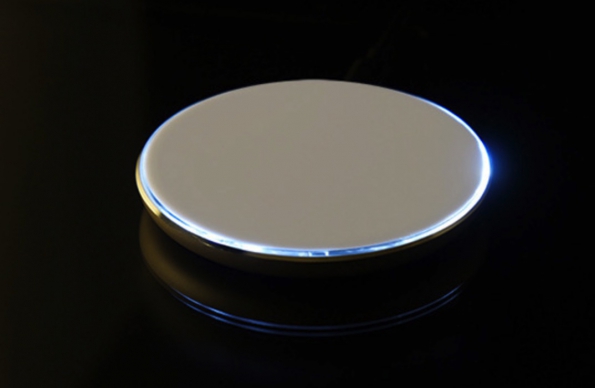 New Breathing Light Fashion Wireless Charging Pad OEM Gift Aluminum Metal Body Ultra Thin 8mm Colorful Lighting 